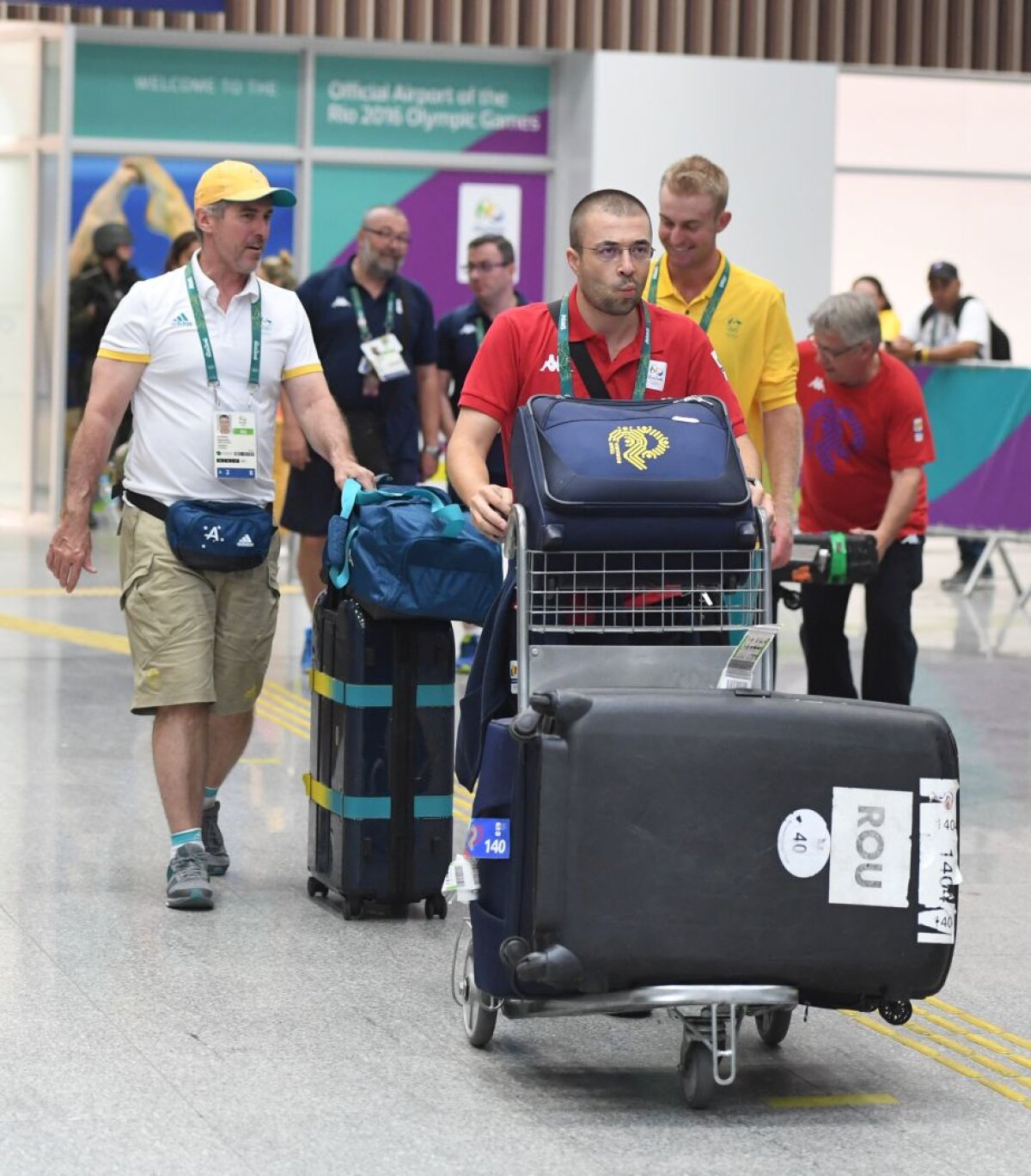 GALERIE FOTO Corespondență GSP din Rio »  Ce s-a văzut și ce nu s-a văzut la sosirea celei mai mari părți a delegației României la Rio » Declarații și culise