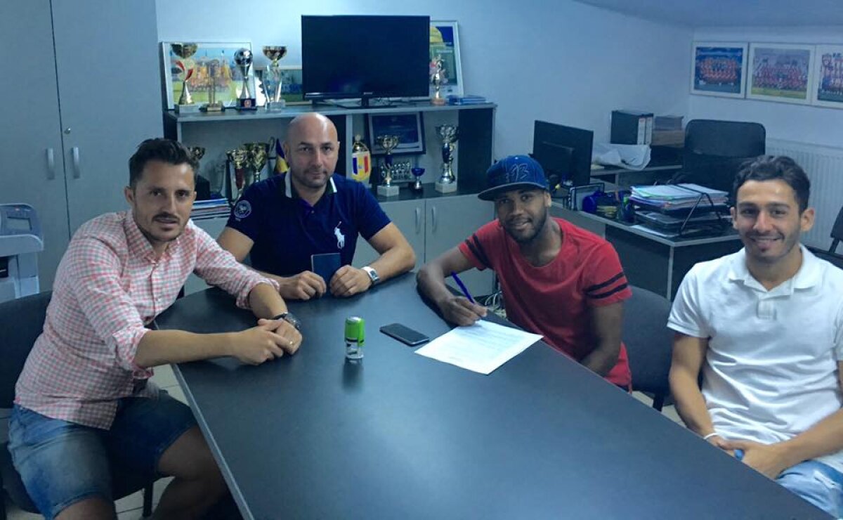 FOTO Transfer important bifat de Botoșani! A adus un mijlocaș ofensiv brazilian de 23 de ani care în trecut a fost la un pas de Lyon 