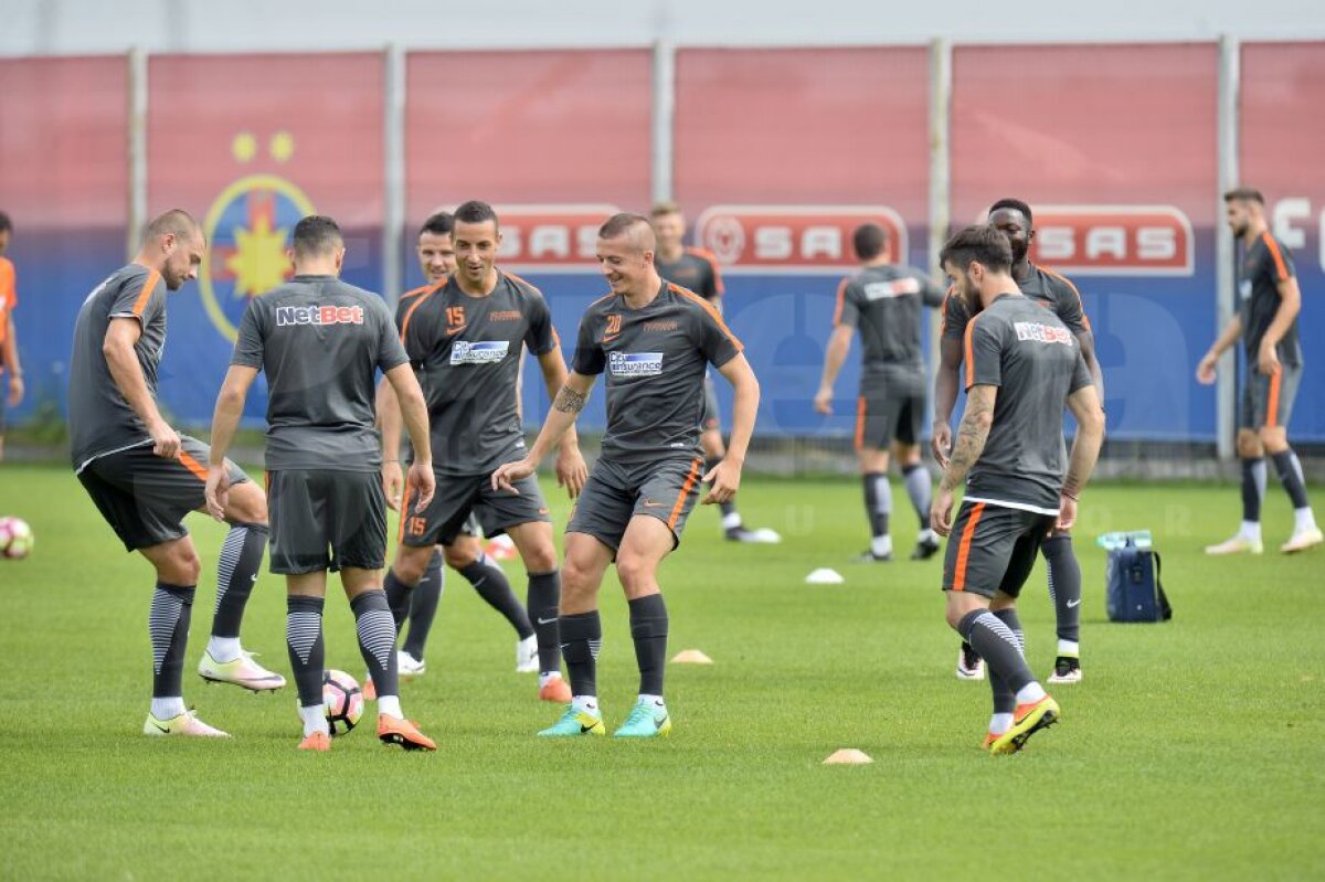 GALERIE FOTO Antrenamentul Stelei de dinaintea meciului cu Sparta Praga » Primele imagini cu noul transfer al roș-albaștrilor sub comanda lui Reghe