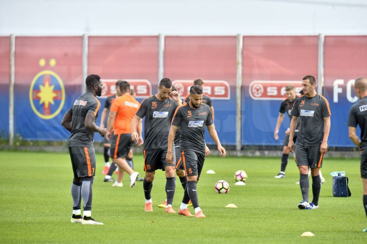 GALERIE FOTO Antrenamentul Stelei de dinaintea meciului cu Sparta Praga » Primele imagini cu noul transfer al roș-albaștrilor sub comanda lui Reghe