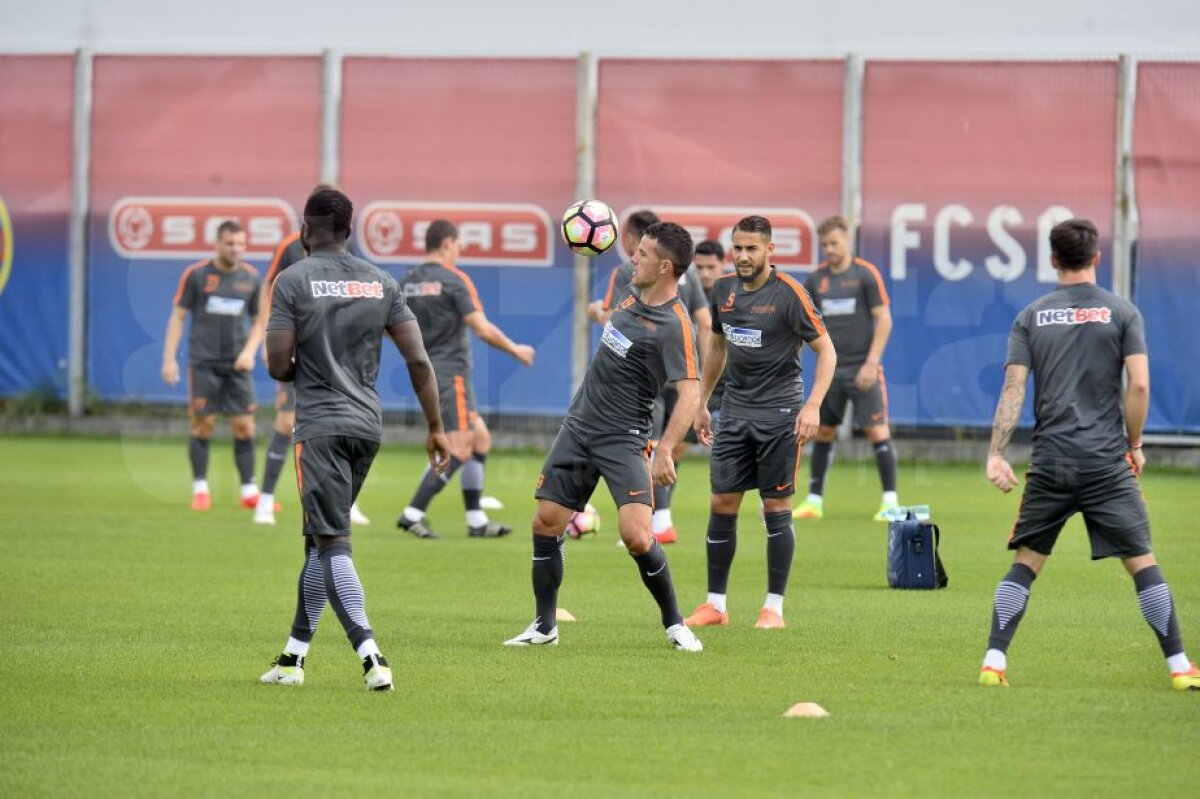 GALERIE FOTO Antrenamentul Stelei de dinaintea meciului cu Sparta Praga » Primele imagini cu noul transfer al roș-albaștrilor sub comanda lui Reghe