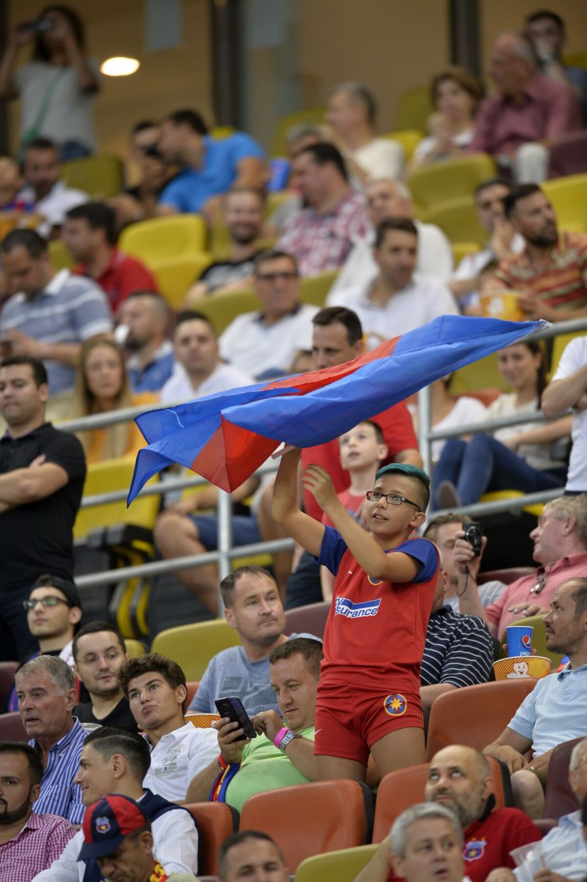 VIDEO+FOTO » Steaua s-a calificat în play-off-ul Ligii Campionilor! Stanciu a marcat două bijuterii de goluri și îi duce pe roș-albaștri mai aproape de grupe!