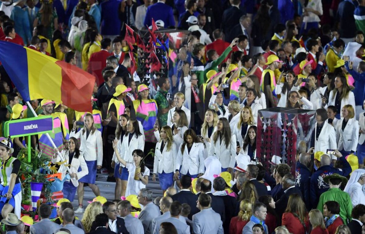 O jucătoare de tenis din Germania, fascinată de româncele de la JO 2016: "30 de fete fierbinți conduc delegația României"