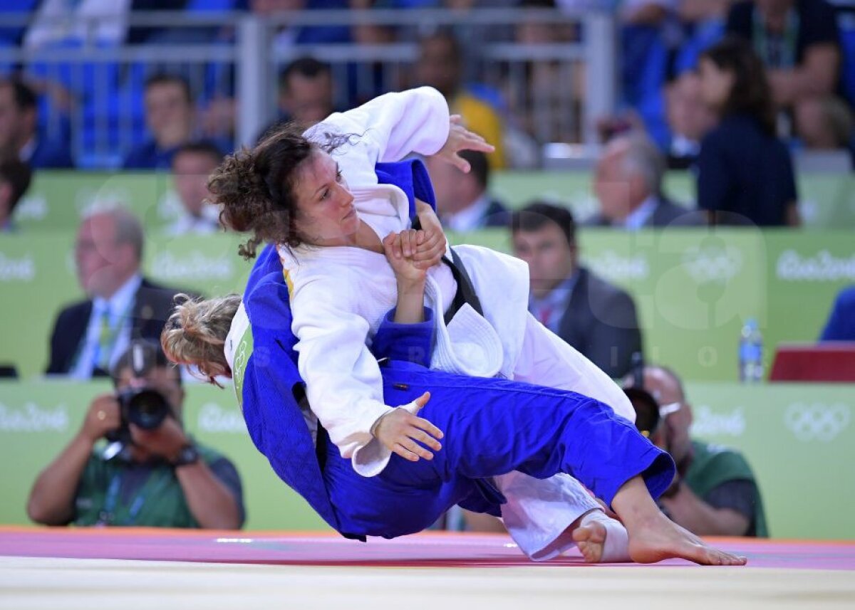 GALERIE FOTO / UPDATE Surpriză neplăcută la Rio: judoka Andreea Chițu, liderul mondial, a ratat orice șansă la medalie. Plângea cu sughițuri după eliminare: ”Asta-s eu, nu pot să fac antijoc!”