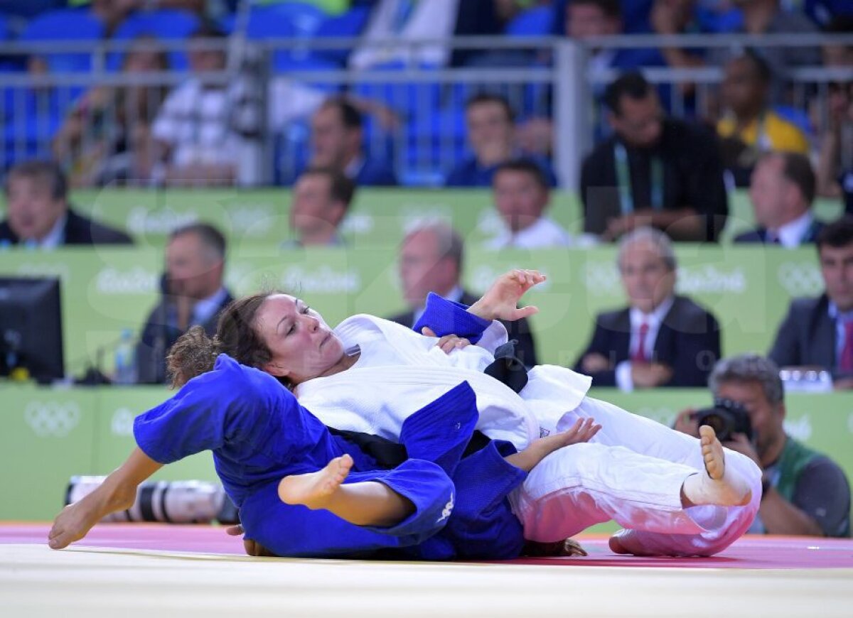 GALERIE FOTO / UPDATE Surpriză neplăcută la Rio: judoka Andreea Chițu, liderul mondial, a ratat orice șansă la medalie. Plângea cu sughițuri după eliminare: ”Asta-s eu, nu pot să fac antijoc!”