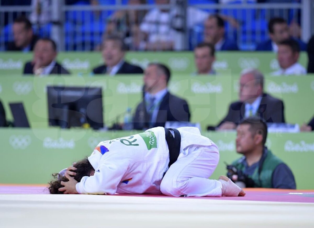 GALERIE FOTO / UPDATE Surpriză neplăcută la Rio: judoka Andreea Chițu, liderul mondial, a ratat orice șansă la medalie. Plângea cu sughițuri după eliminare: ”Asta-s eu, nu pot să fac antijoc!”