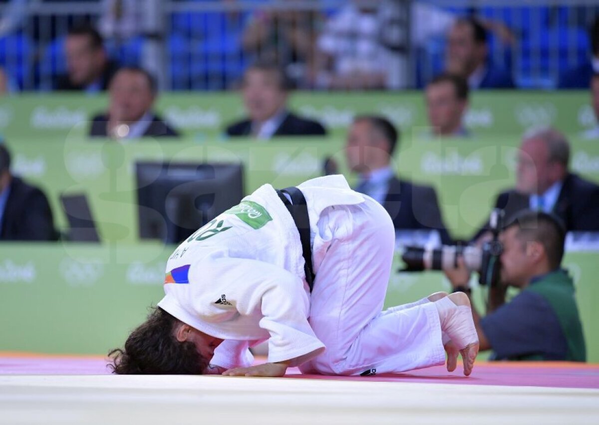 GALERIE FOTO / UPDATE Surpriză neplăcută la Rio: judoka Andreea Chițu, liderul mondial, a ratat orice șansă la medalie. Plângea cu sughițuri după eliminare: ”Asta-s eu, nu pot să fac antijoc!”