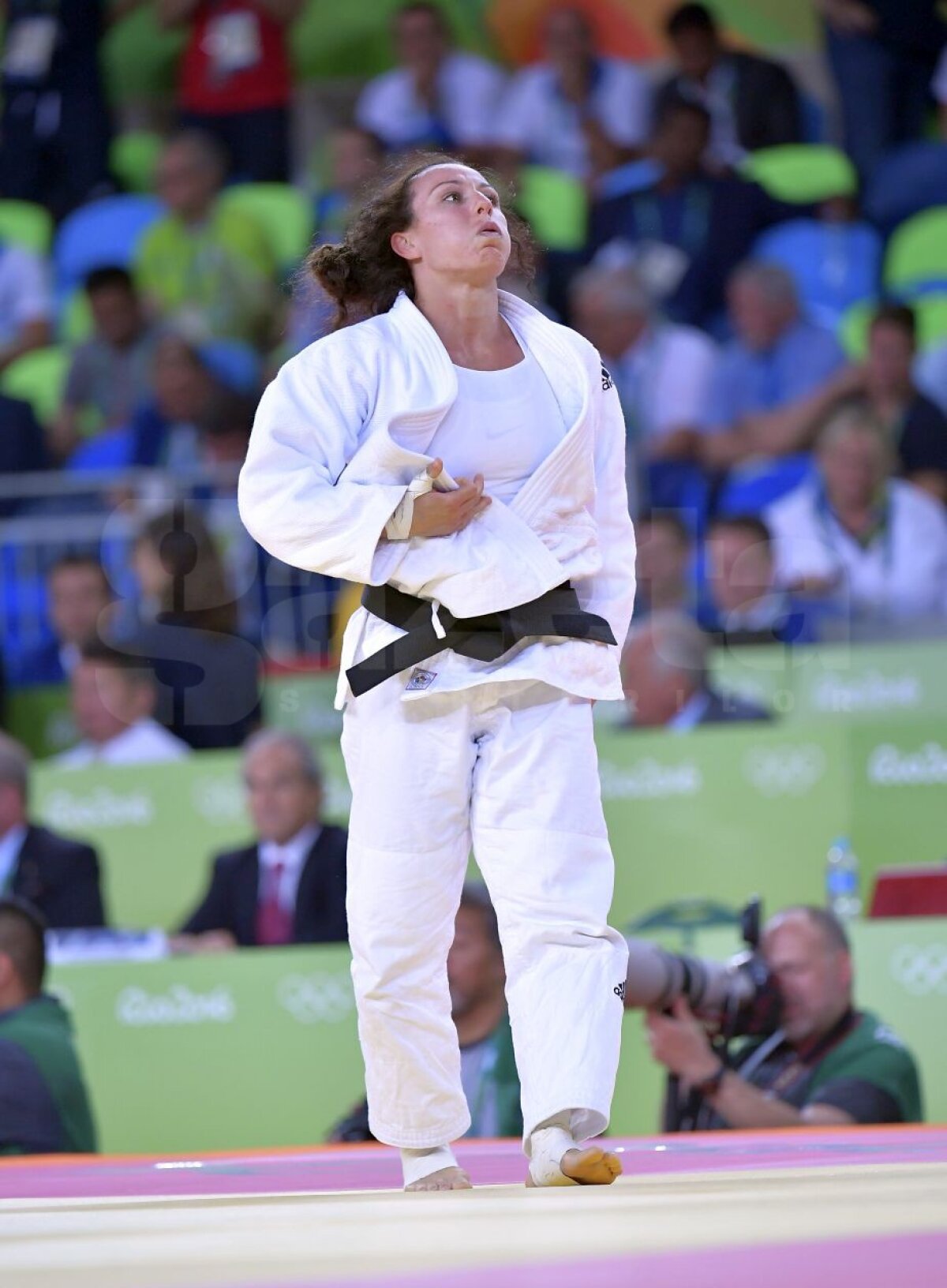 GALERIE FOTO / UPDATE Surpriză neplăcută la Rio: judoka Andreea Chițu, liderul mondial, a ratat orice șansă la medalie. Plângea cu sughițuri după eliminare: ”Asta-s eu, nu pot să fac antijoc!”