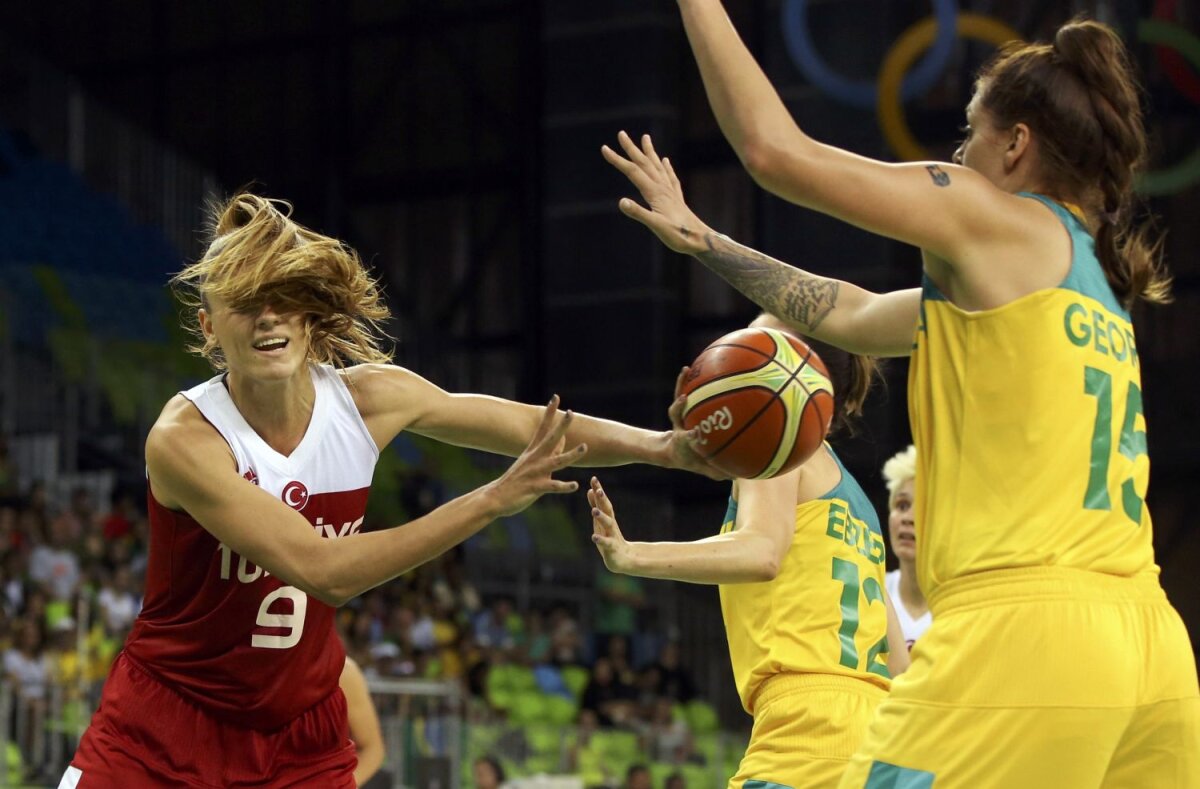 FOTO Emoţii, ciudăţenii, fete frumoase » Fotografiile de la Rio care ne spun poveşti fermecătoare