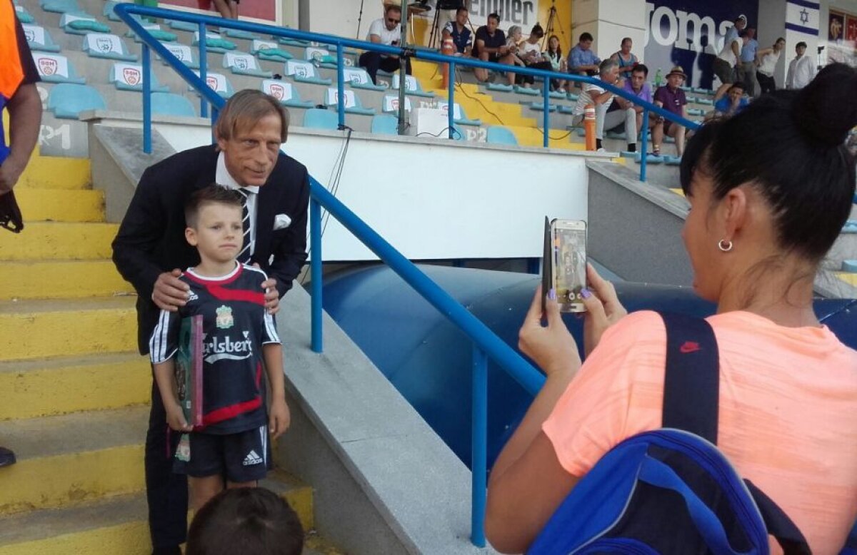 VIDEO+FOTO Daum prezent la toate acțiunile ce țin de fotbalul românesc! Azi a fost să vadă meciurile României U17 și U19: "Am vorbit cu jucătorii la cabine"