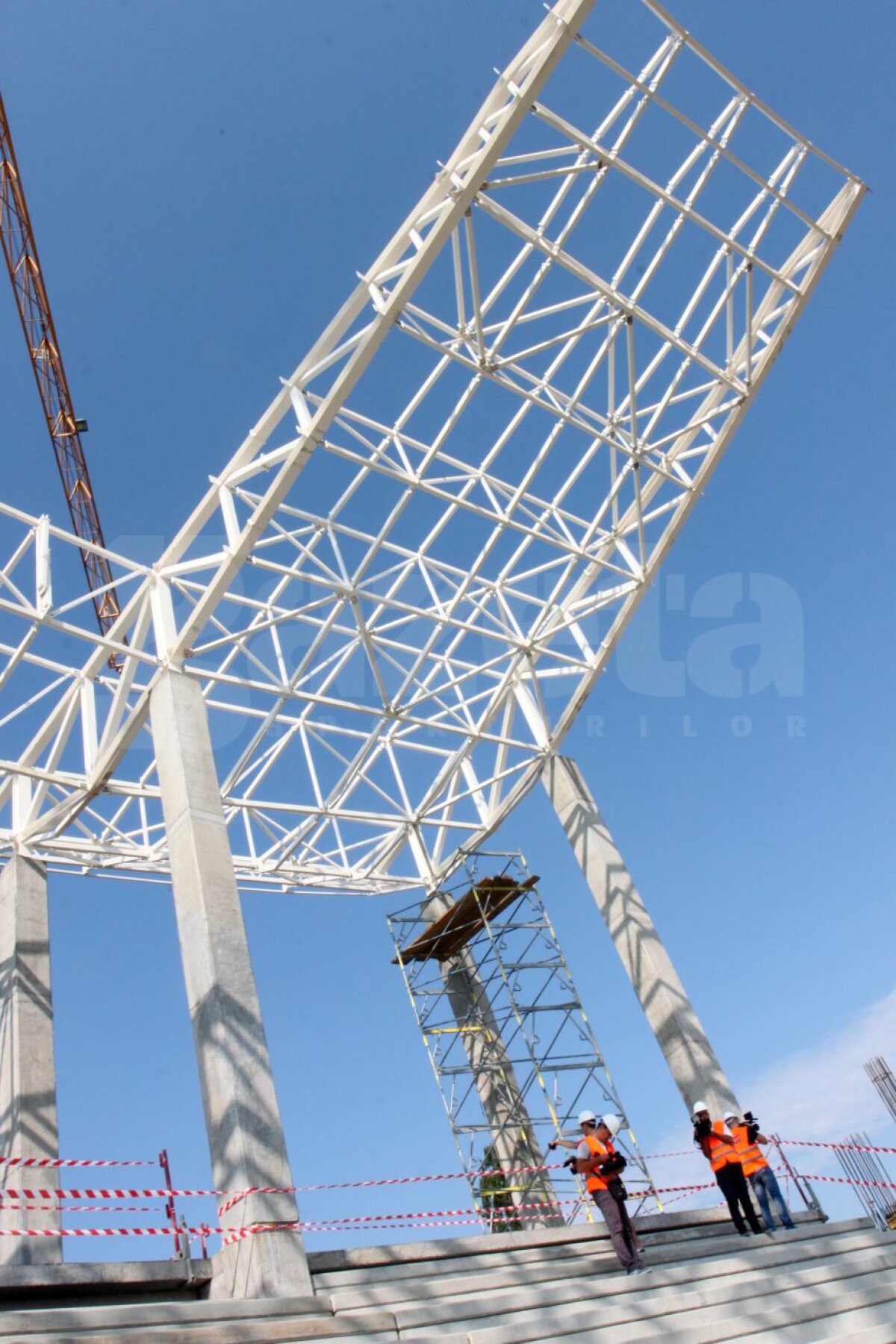 GALERIE FOTO Un nou superstadion aproape de finalizare » O echipă din Liga 1 va juca din primăvară pe noua arenă 