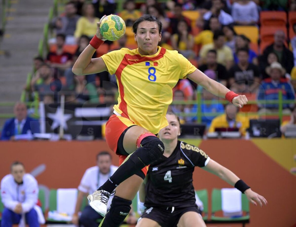 Corespondență de la Rio » Cristina Neagu a adus o gură de oxigen României, dar recunoaște: ”Nu mai suntem echipa de la Mondiale”. A rupt panoul de la 7 metri!