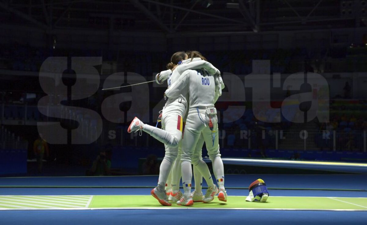 FOTO » FANTASTIC!!! Suntem mândri de voi!!! A venit prima medalie și e DE AUR: ”Tricolorele” de la spadă au învins campioana olimpică și mondială, China!