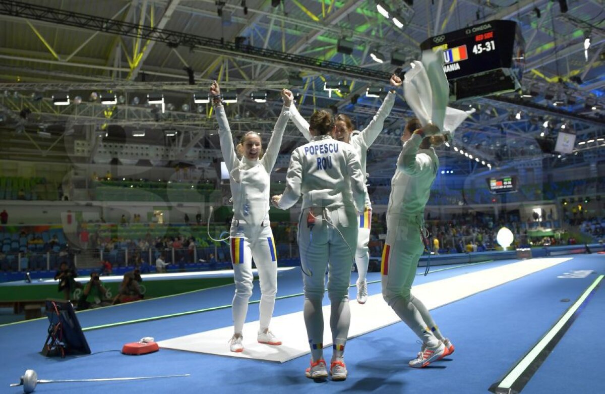 FOTO » FANTASTIC!!! Suntem mândri de voi!!! A venit prima medalie și e DE AUR: ”Tricolorele” de la spadă au învins campioana olimpică și mondială, China!