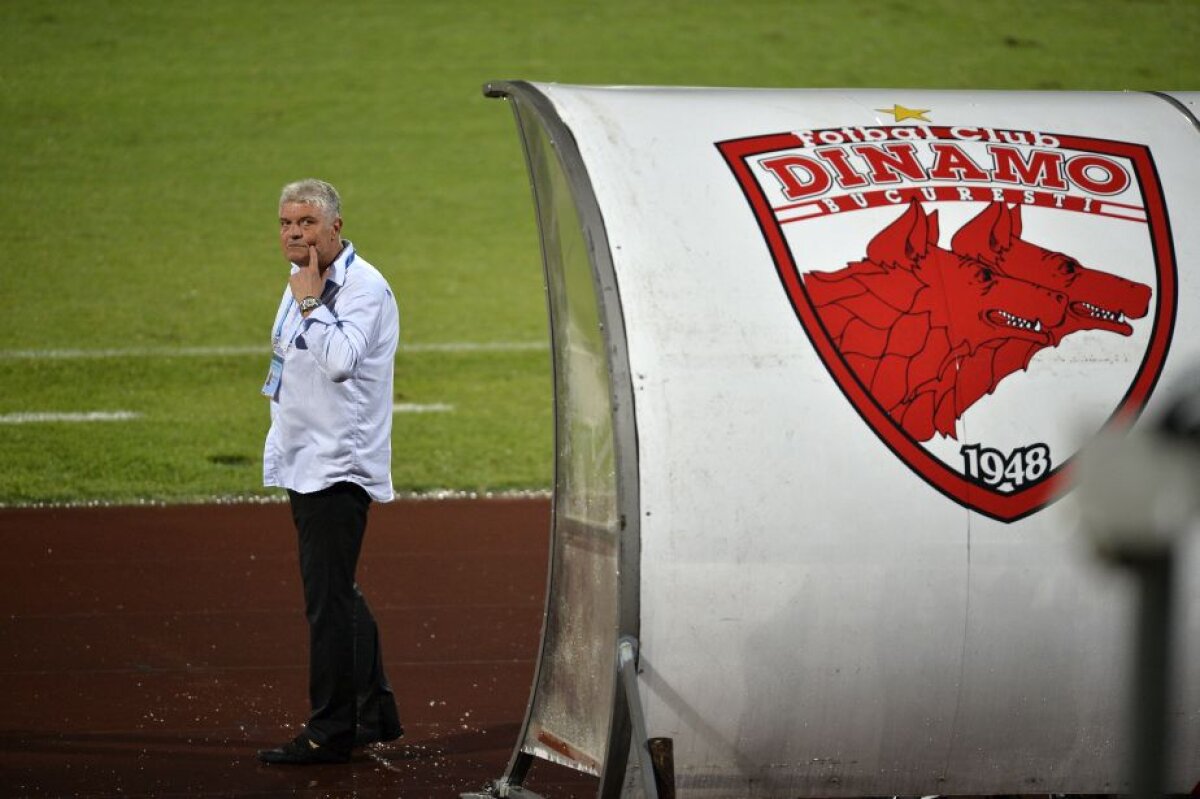 FOTO » Dinamoviștii au luat foc la finalul meciului: "Andone, du-te, bă, la Steaua și lasă-ne!"