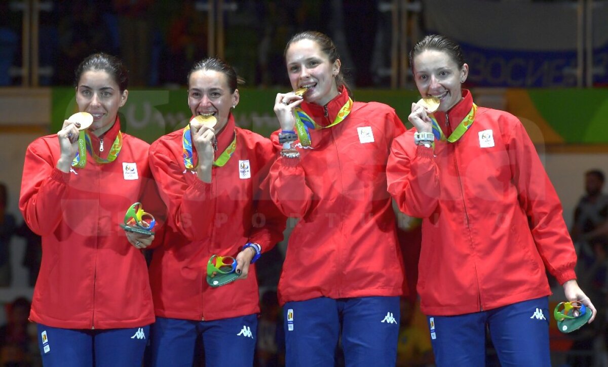 FOTO » FANTASTIC!!! Suntem mândri de voi!!! A venit prima medalie și e DE AUR: ”Tricolorele” de la spadă au învins campioana olimpică și mondială, China!