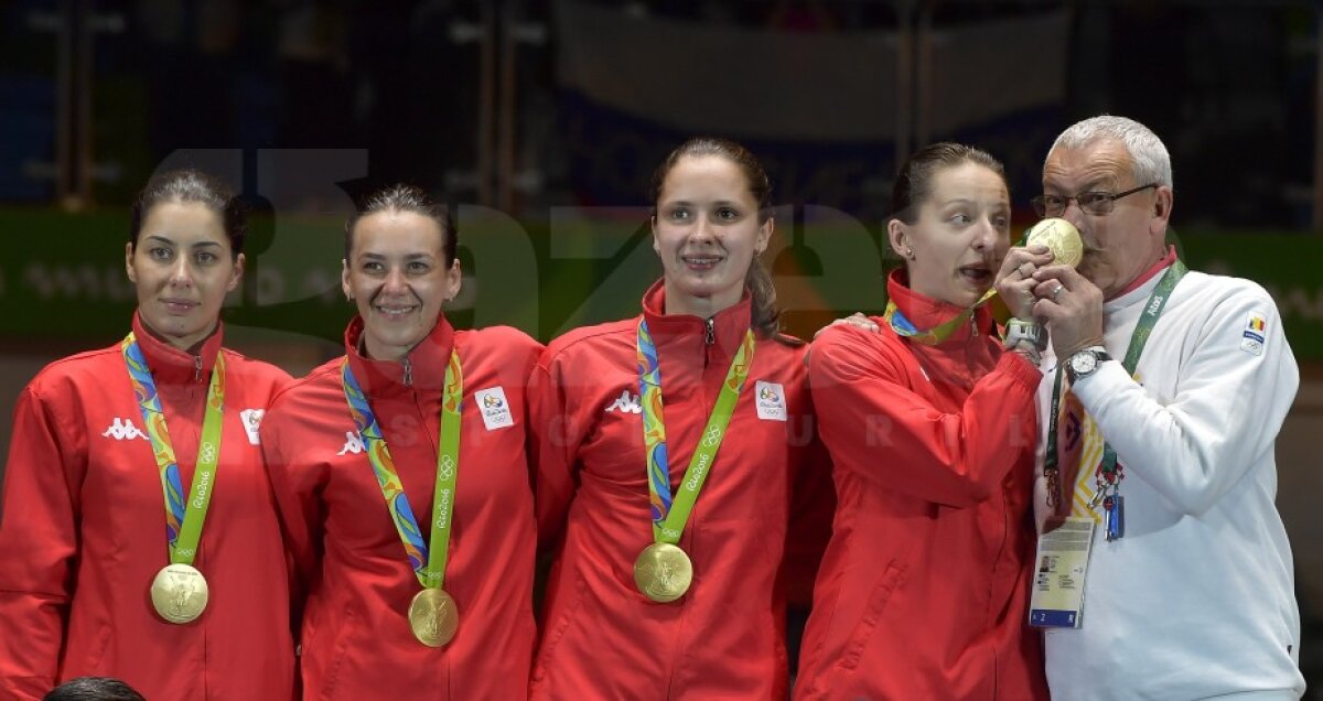 FOTO » FANTASTIC!!! Suntem mândri de voi!!! A venit prima medalie și e DE AUR: ”Tricolorele” de la spadă au învins campioana olimpică și mondială, China!