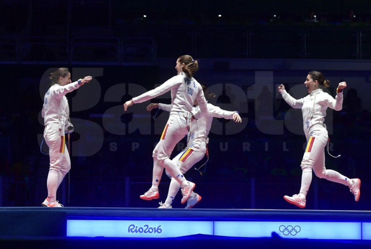 FOTO » FANTASTIC!!! Suntem mândri de voi!!! A venit prima medalie și e DE AUR: ”Tricolorele” de la spadă au învins campioana olimpică și mondială, China!