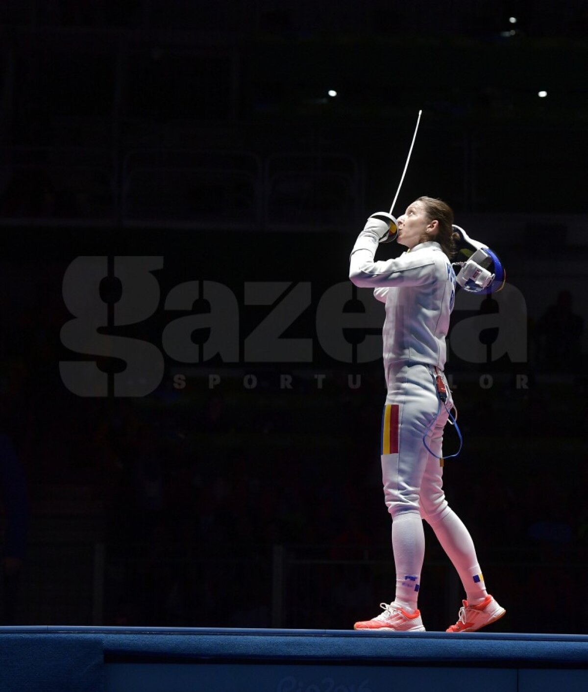 FOTO » FANTASTIC!!! Suntem mândri de voi!!! A venit prima medalie și e DE AUR: ”Tricolorele” de la spadă au învins campioana olimpică și mondială, China!