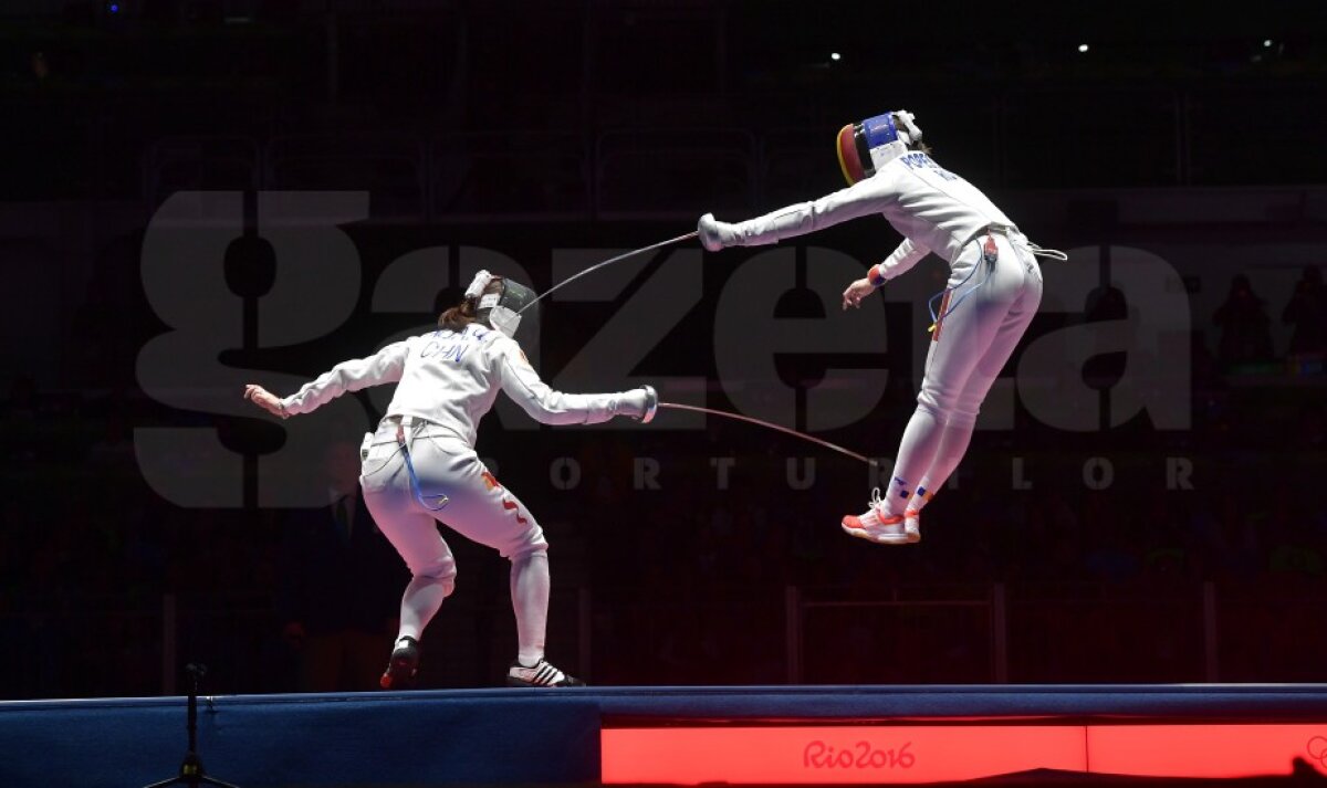 FOTO » FANTASTIC!!! Suntem mândri de voi!!! A venit prima medalie și e DE AUR: ”Tricolorele” de la spadă au învins campioana olimpică și mondială, China!