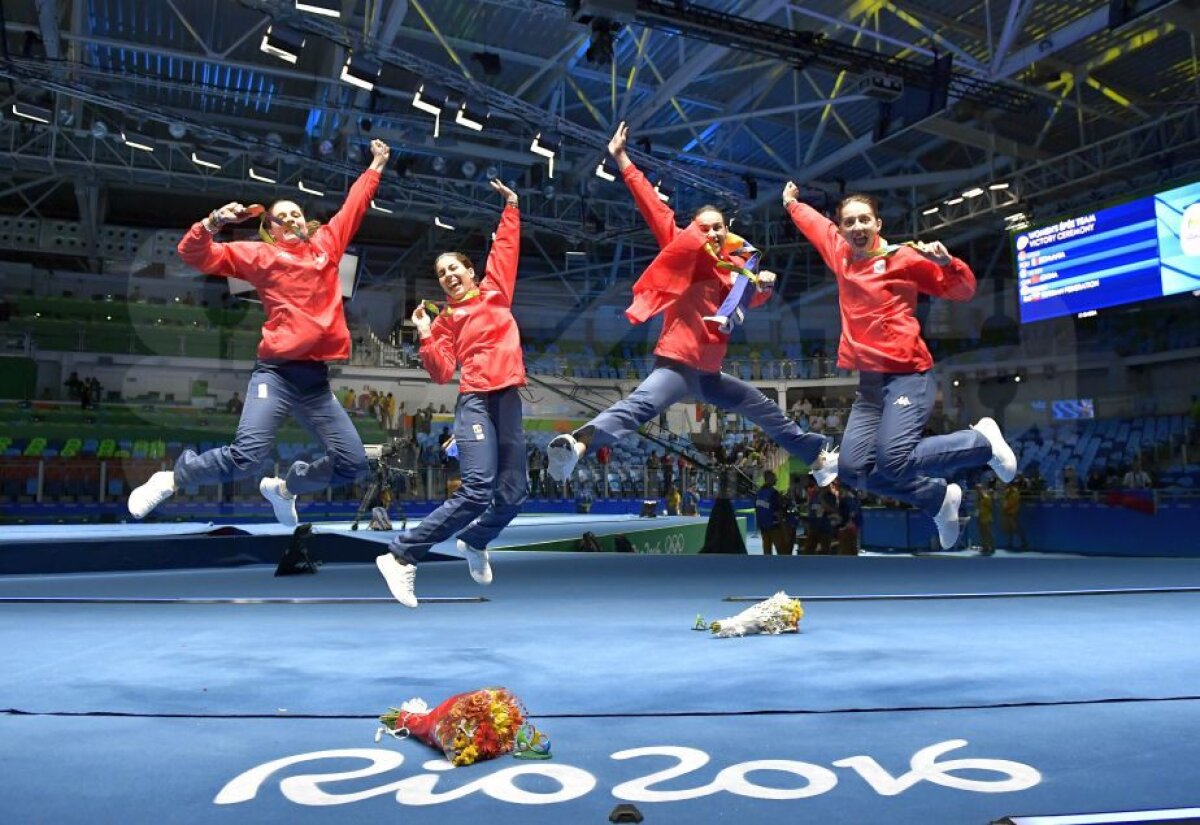 GALERIE FOTO Imaginile unei seri de aur » Fotoreporterul GSP a surprins 20 de imagini emoționante după finala de la scrimă
