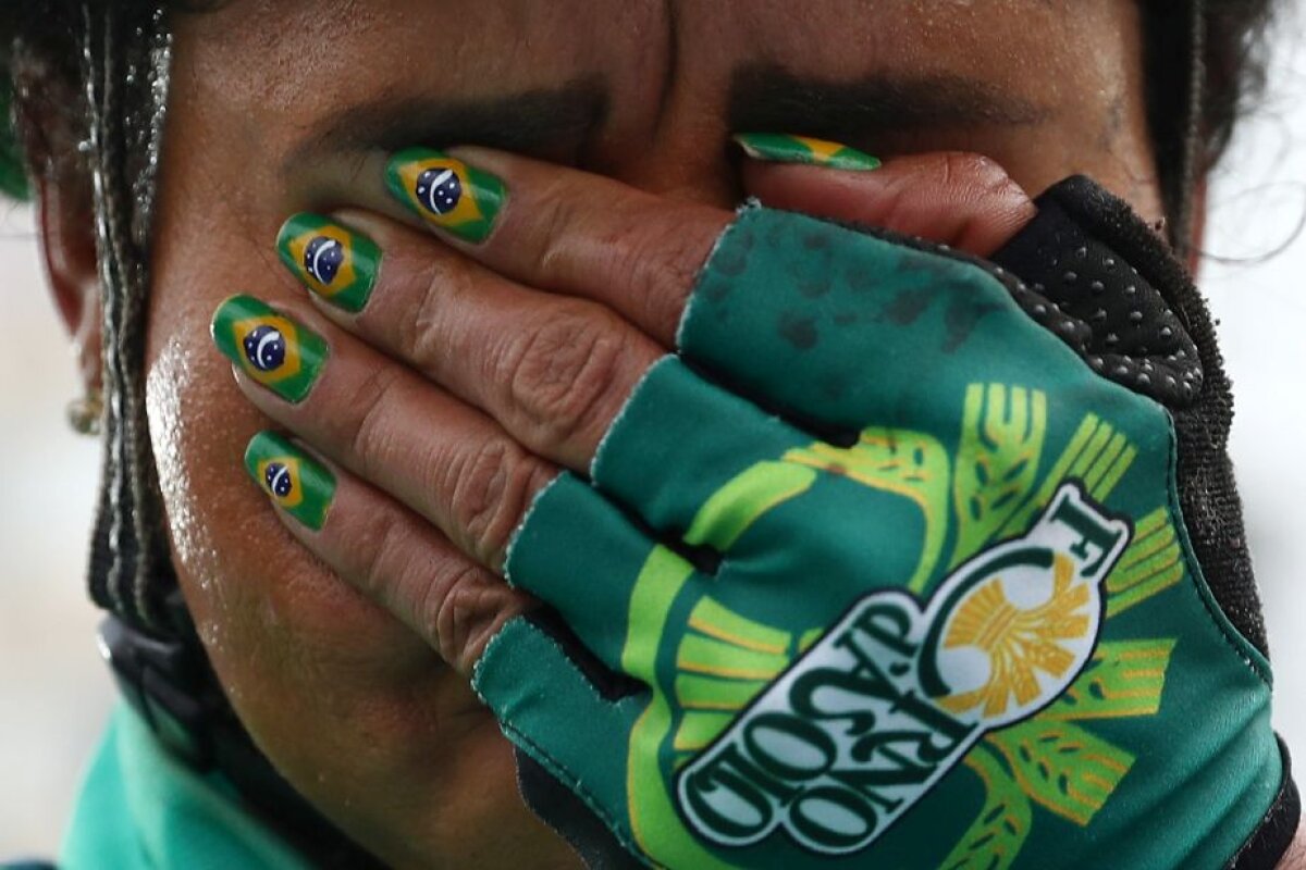 GALERIE FOTO Jocuri olimpice, jocuri de culoare » 11 imagini de la Rio care te inundă şi te copleşesc. Emoţii multe, fericire şi tristeţe. Olimpiada se transformă deja în amintiri