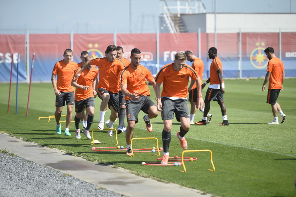 GALERIE FOTO Steaua a avut astăzi antrenamentul oficial dinaintea meciului cu City » Cum se pregătesc steliştii pentru duelurile cu Aguero şi De Bruyne 