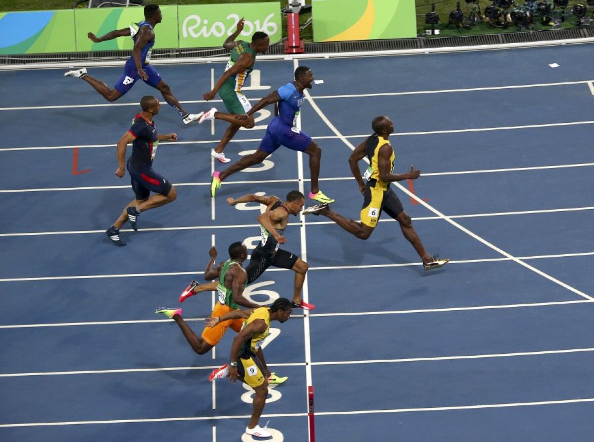 GALERIE FOTO » BLITZ! BLITZ! BLITZ! 20 de imagini de senzaţie cu Usain Bolt care au făcut înconjurul lumii