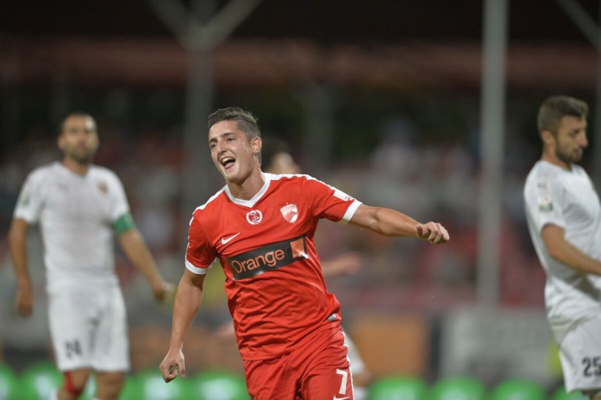 VIDEO+FOTO » "Câinii" mușcă tot mai tare » Dinamo a învins lejer FC Voluntari, scor 3-1, și urcă pe primul loc