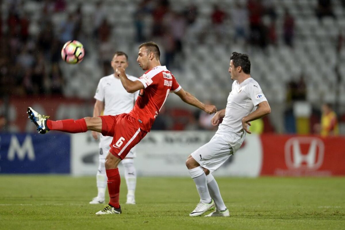 VIDEO+FOTO » "Câinii" mușcă tot mai tare » Dinamo a învins lejer FC Voluntari, scor 3-1, și urcă pe primul loc
