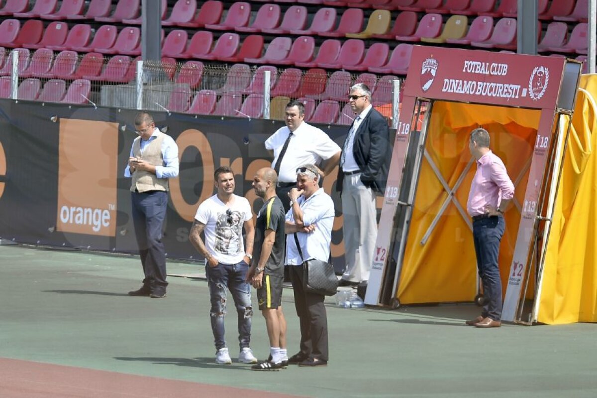 VIDEO + FOTO » Doar Dinamo București pentru Guardiola :) City s-a antrenat în Ștefan cel Mare, Pep s-a întreținut cu Mutu și Andone