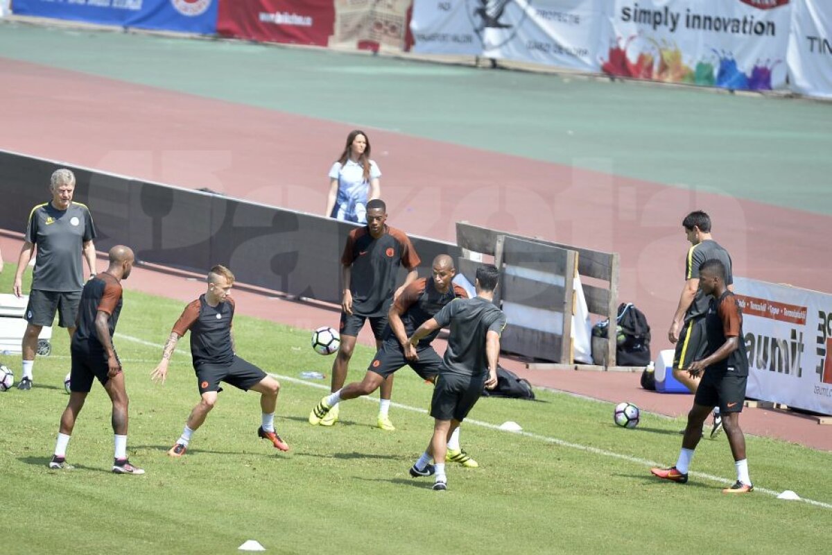 VIDEO + FOTO » Doar Dinamo București pentru Guardiola :) City s-a antrenat în Ștefan cel Mare, Pep s-a întreținut cu Mutu și Andone