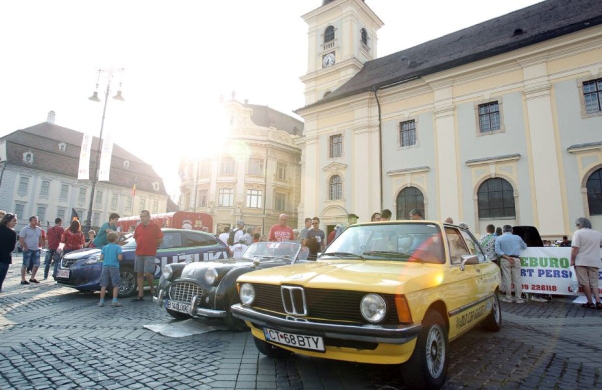 GALERIE FOTO » Un Austin de 92 de ani este vedeta vehiculelor istorice la Sibiu Rally Challenge