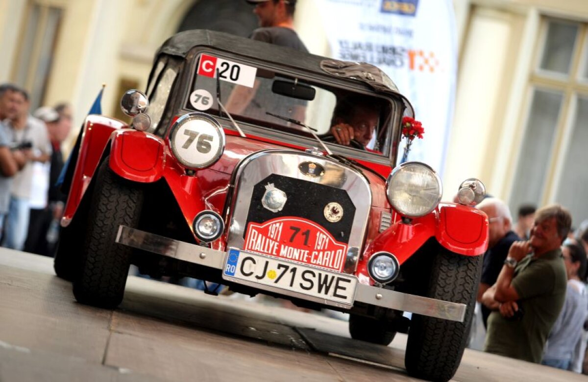 GALERIE FOTO » Un Austin de 92 de ani este vedeta vehiculelor istorice la Sibiu Rally Challenge