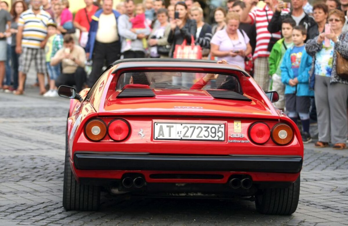 GALERIE FOTO » Un Austin de 92 de ani este vedeta vehiculelor istorice la Sibiu Rally Challenge