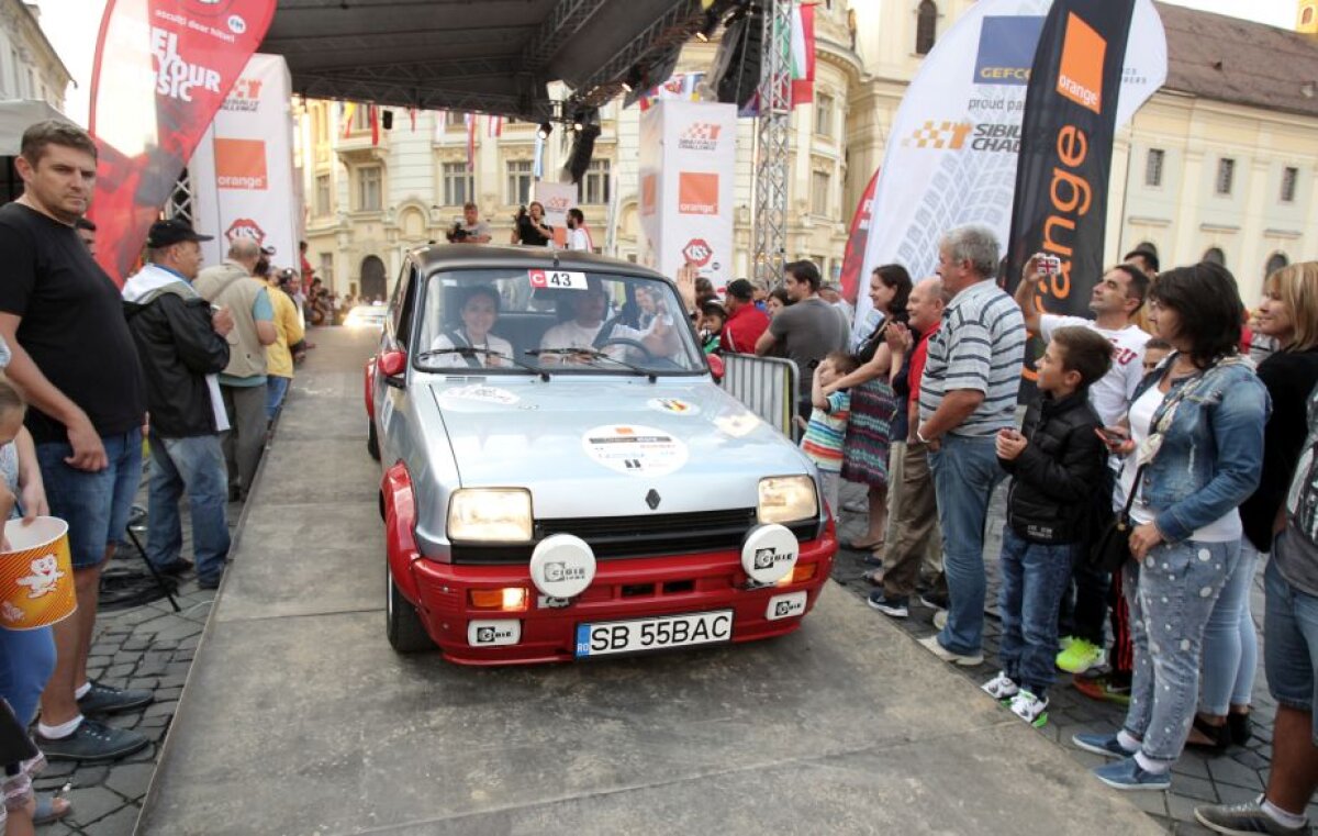 GALERIE FOTO » Un Austin de 92 de ani este vedeta vehiculelor istorice la Sibiu Rally Challenge