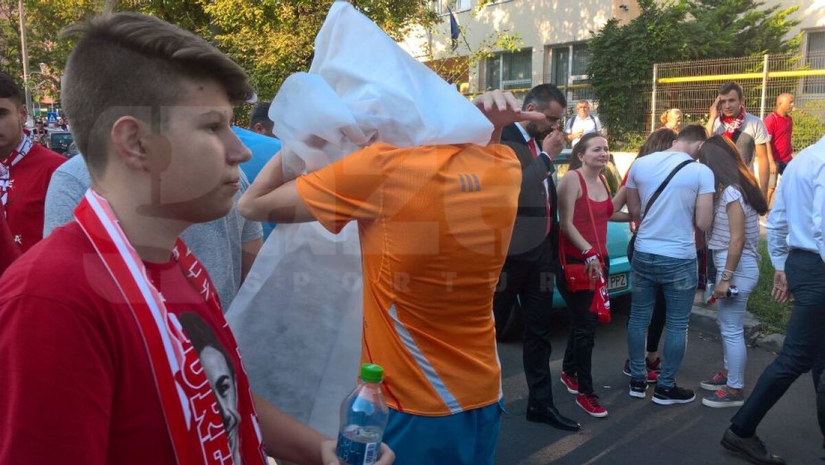 VIDEO și FOTO » Fotbal, orgolii și spectacol! Steaua și Dinamo au remizat într-un superduel cu două goluri