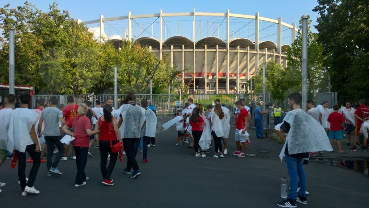 VIDEO și FOTO » Fotbal, orgolii și spectacol! Steaua și Dinamo au remizat într-un superduel cu două goluri