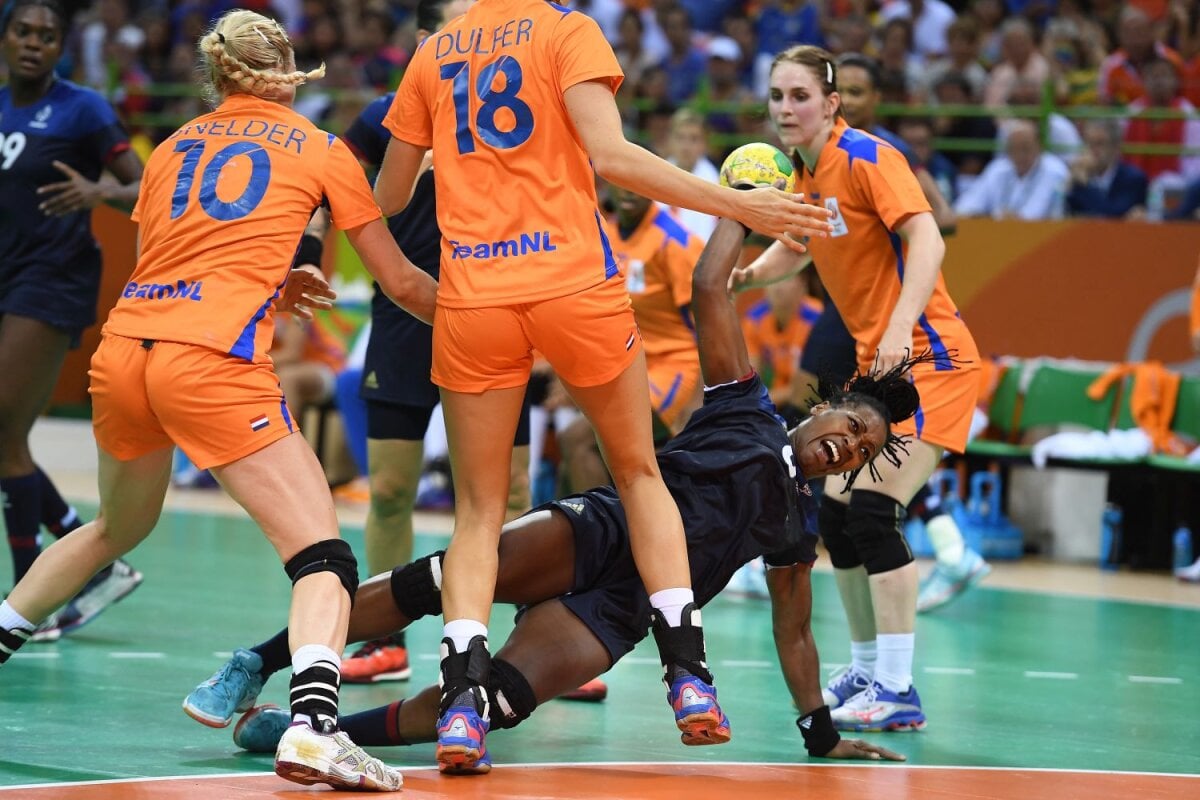 Corespondență din Brazilia » Avem în campionatele de handbal și volei sportive de mare valoare care evoluează în finale olimpice la Rio » Ele joacă sau au jucat în România! Plus: Maestrul care trece aproape neobservat