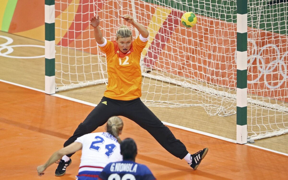 Corespondență din Brazilia » Avem în campionatele de handbal și volei sportive de mare valoare care evoluează în finale olimpice la Rio » Ele joacă sau au jucat în România! Plus: Maestrul care trece aproape neobservat