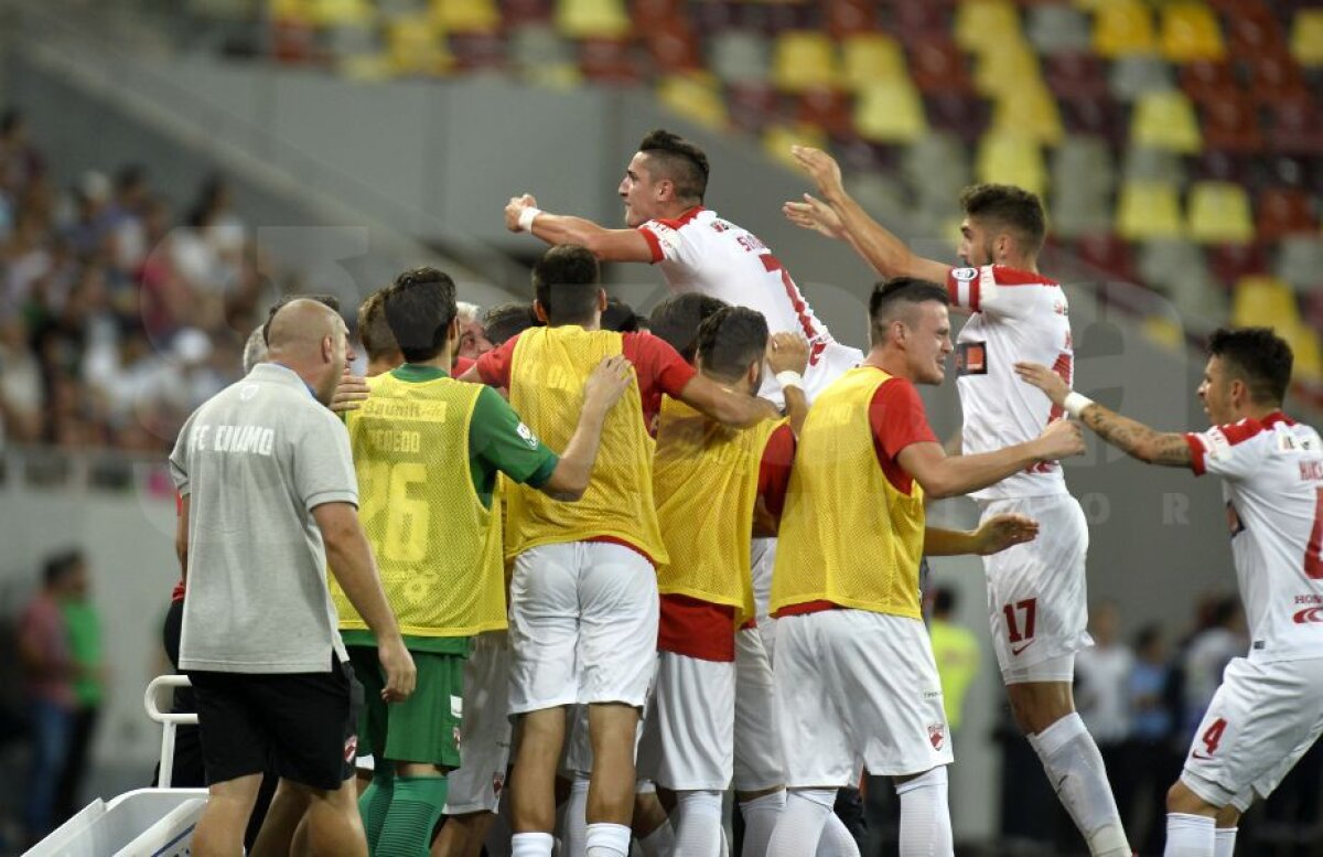VIDEO și FOTO » Fotbal, orgolii și spectacol! Steaua și Dinamo au remizat într-un superduel cu două goluri