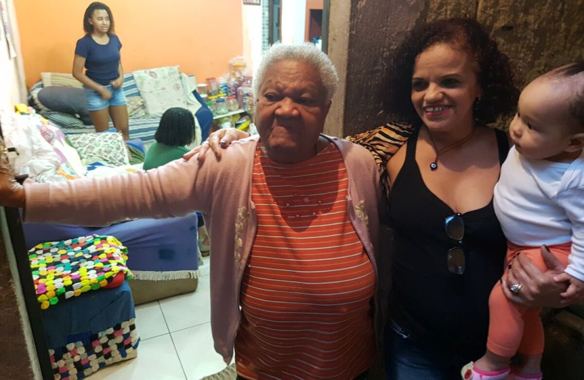 Corespondență din Brazilia » Regina favelei » Incursiune în lumea nevăzută din Rio: Mirela Neag a stat de vorbă cu Marcia, liderul femeilor din Cerro Cora