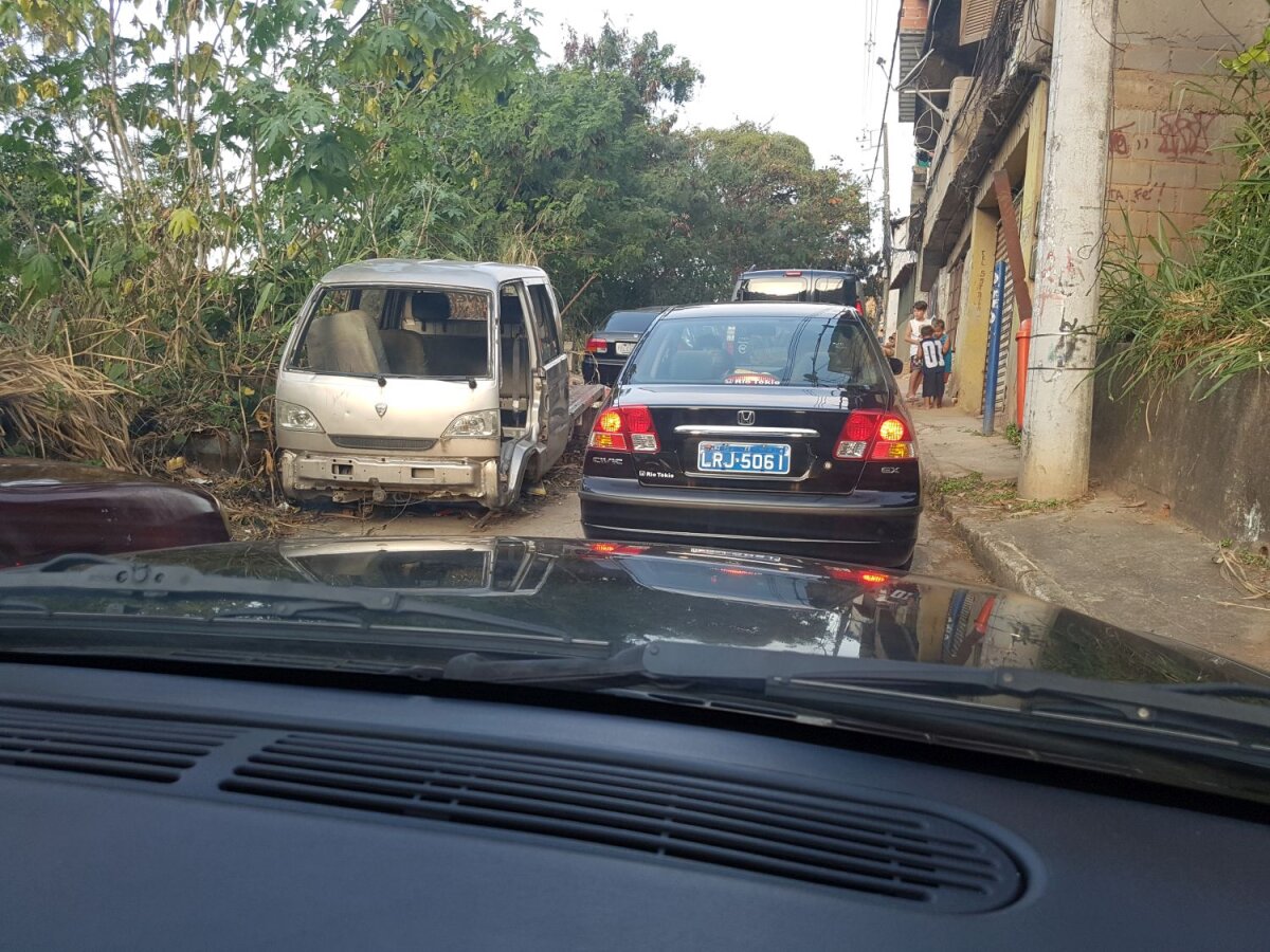 Corespondență din Brazilia » Regina favelei » Incursiune în lumea nevăzută din Rio: Mirela Neag a stat de vorbă cu Marcia, liderul femeilor din Cerro Cora