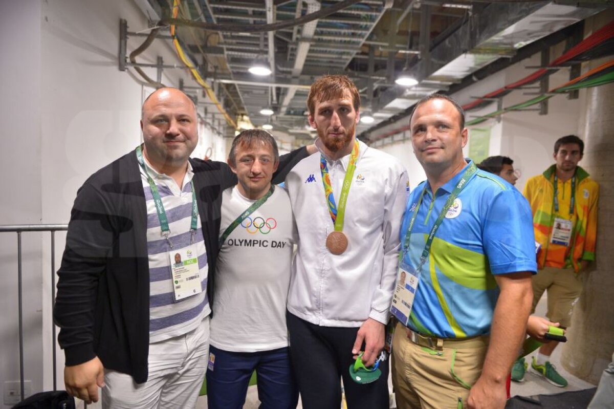 FOTO Medalie de bronz pentru România la lupte libere! 