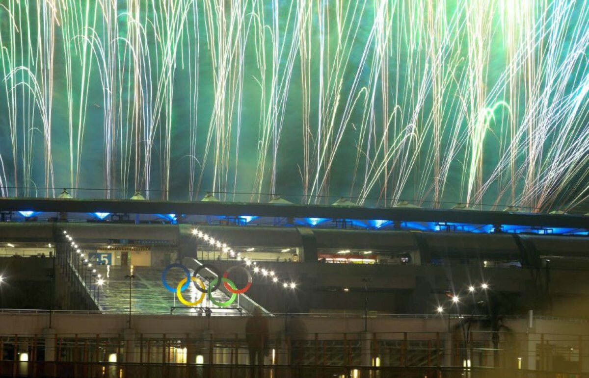 GALERIE FOTO Jocurile Olimpice de la Rio au ajuns la final! Simona Pop a fost portdrapelul României la ceremonia de închidere