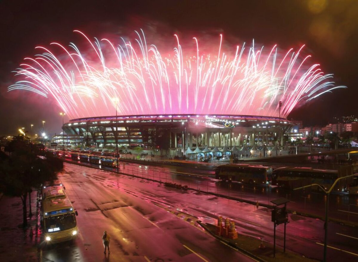 GALERIE FOTO Jocurile Olimpice de la Rio au ajuns la final! Simona Pop a fost portdrapelul României la ceremonia de închidere