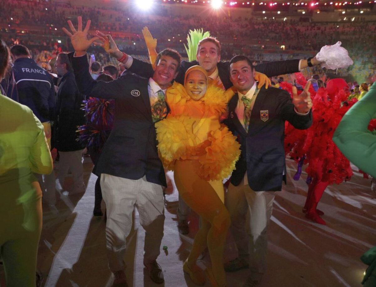 GALERIE FOTO Jocurile Olimpice de la Rio au ajuns la final! Simona Pop a fost portdrapelul României la ceremonia de închidere