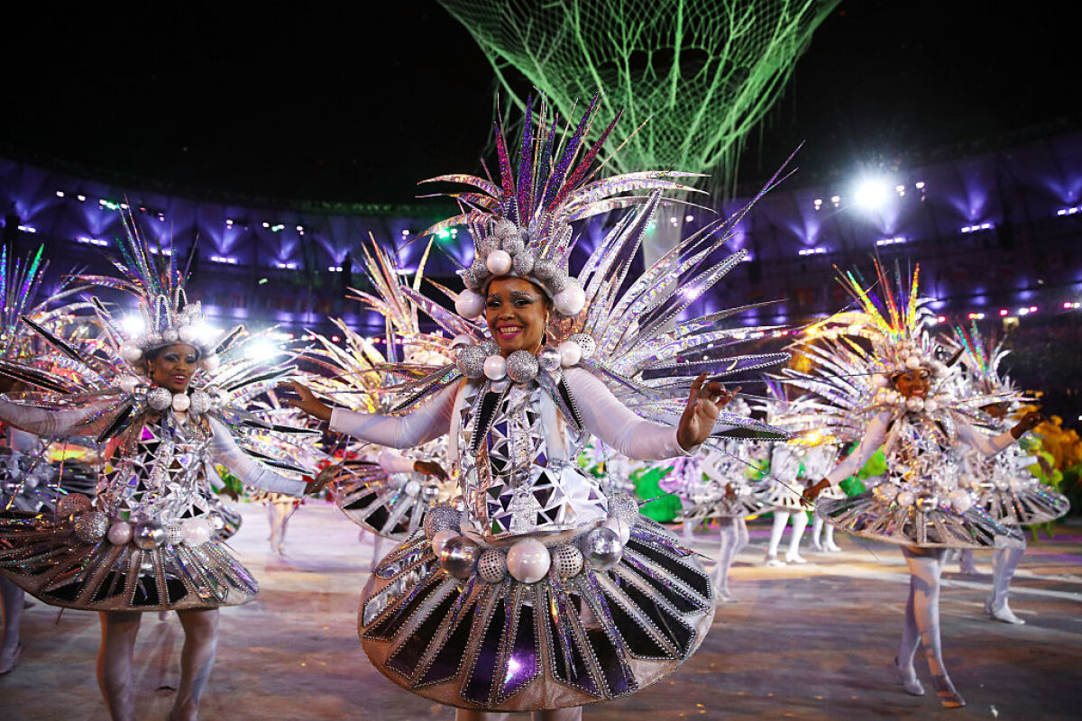 GALERIE FOTO Jocurile Olimpice de la Rio au ajuns la final! Simona Pop a fost portdrapelul României la ceremonia de închidere