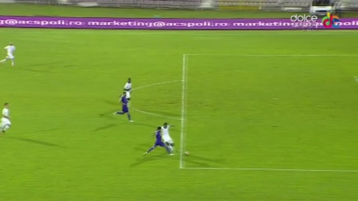 VIDEO + FOTO Gafă uriașă de arbitraj la ACS Poli - CS U Craiova! Penalty total eronat 