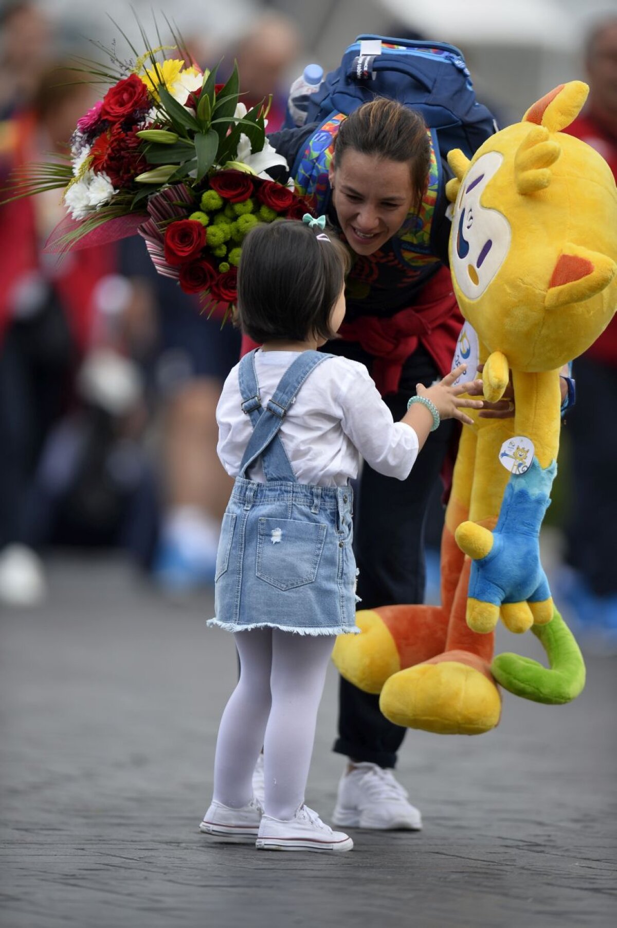 GALERIE FOTO Cea mai mare parte a delegației României a revenit de la RIO! Acuze dure pe aeroport! Ana Maria Popescu: "Eram îmbrăcați de ajutoare"